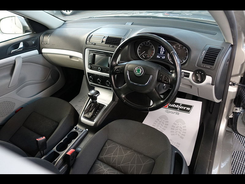 Skoda Octavia 1.6 TDI SE Plus Estate 5dr Diesel DSG Euro 5 (105 ps)