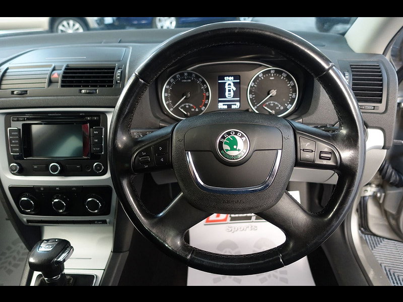 Skoda Octavia 1.6 TDI SE Plus Estate 5dr Diesel DSG Euro 5 (105 ps)