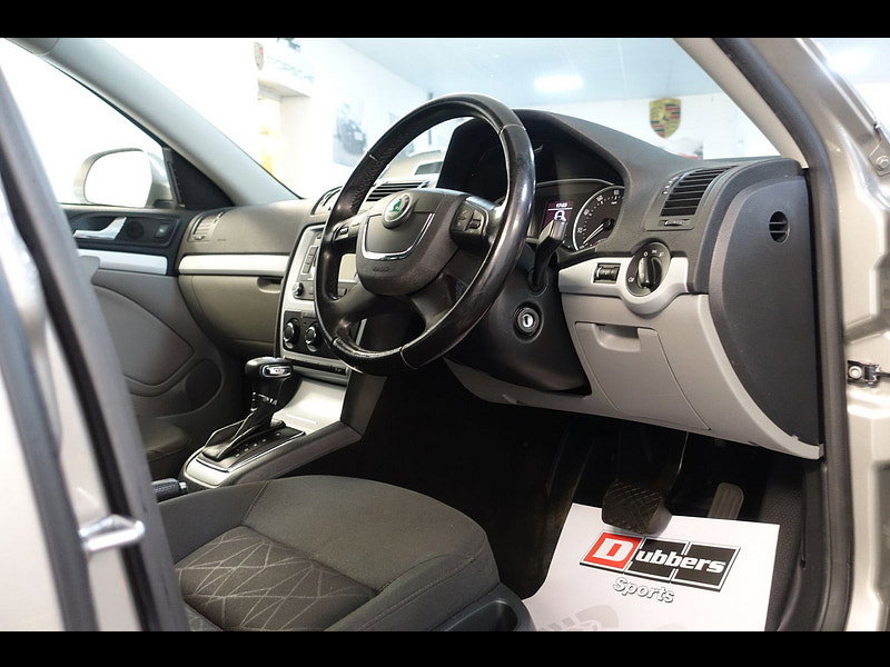 Skoda Octavia 1.6 TDI SE Plus Estate 5dr Diesel DSG Euro 5 (105 ps)