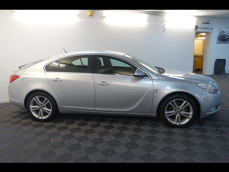 Vauxhall Insignia 1.8 16V SRi Hatchback 5dr Petrol Manual Euro 5 (140 ps)