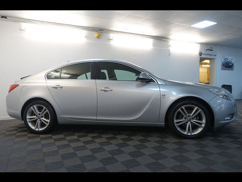 Vauxhall Insignia 1.8 16V SRi Hatchback 5dr Petrol Manual Euro 5 (140 ps)