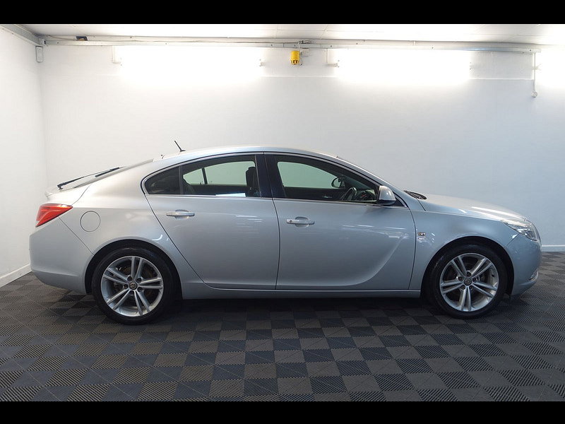 Vauxhall Insignia 1.8 16V SRi Hatchback 5dr Petrol Manual Euro 5 (140 ps)