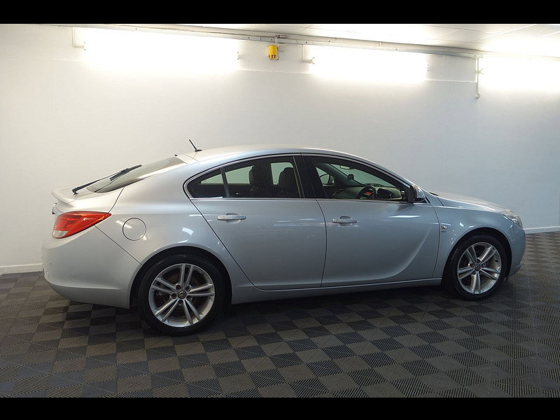 Vauxhall Insignia 1.8 16V SRi Hatchback 5dr Petrol Manual Euro 5 (140 ps)