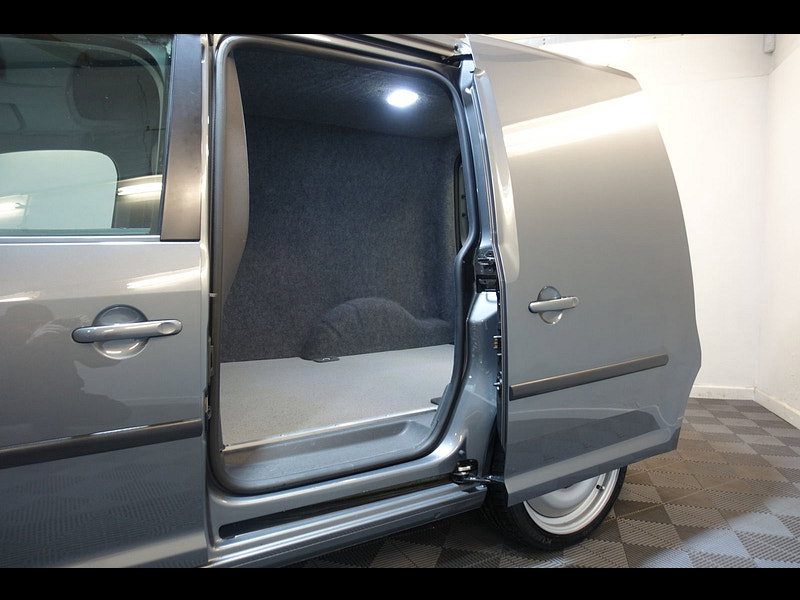 Volkswagen Caddy 1.6 TDI C20 Highline Panel Van 4dr Diesel DSG L1 H1 (152 g/km, 101 bhp)
