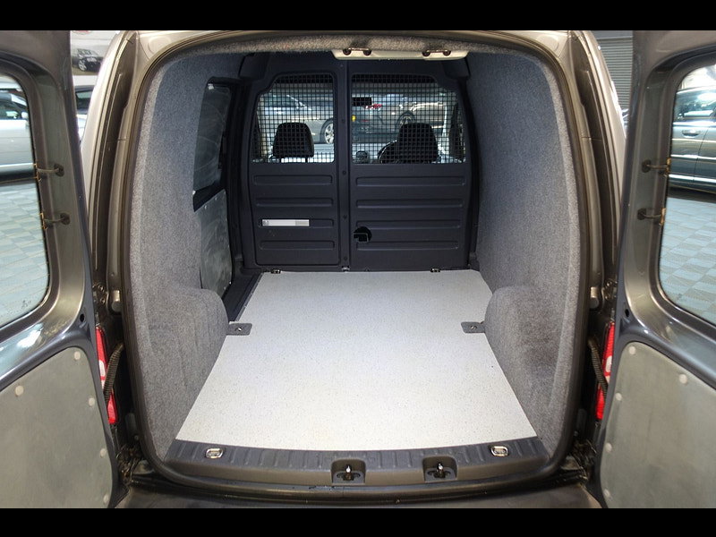 Volkswagen Caddy 1.6 TDI C20 Highline Panel Van 4dr Diesel DSG L1 H1 (152 g/km, 101 bhp)