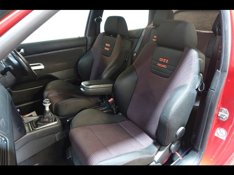 Volkswagen Golf 1.8T GTI Anniversary Ltd Edn Hatchback 3dr Petrol Manual (204 g/km, 180 bhp)