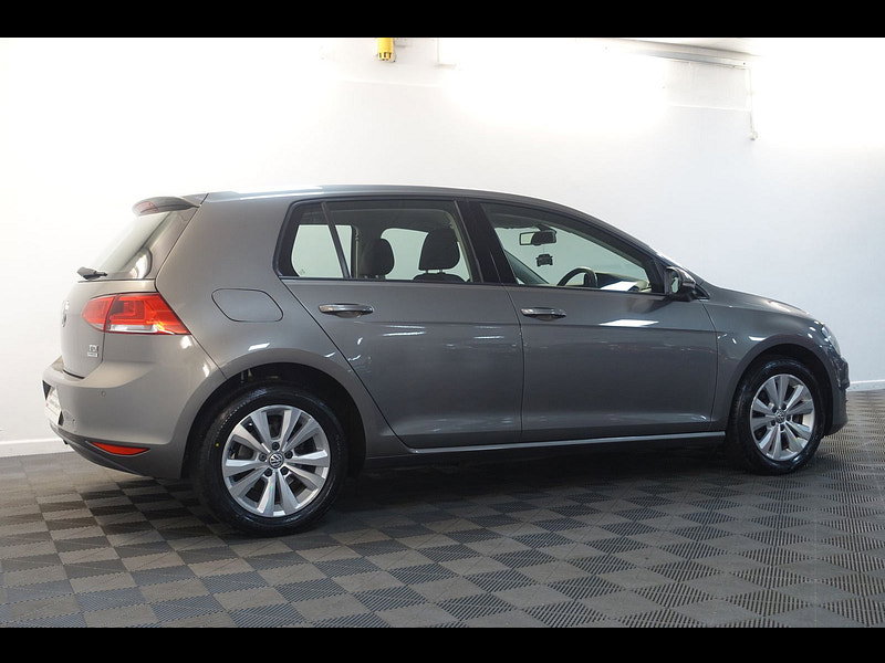 Volkswagen Golf 1.6 TDI BlueMotion Tech SE Hatchback 5dr Diesel Manual Euro 5 (s/s) (105 ps)
