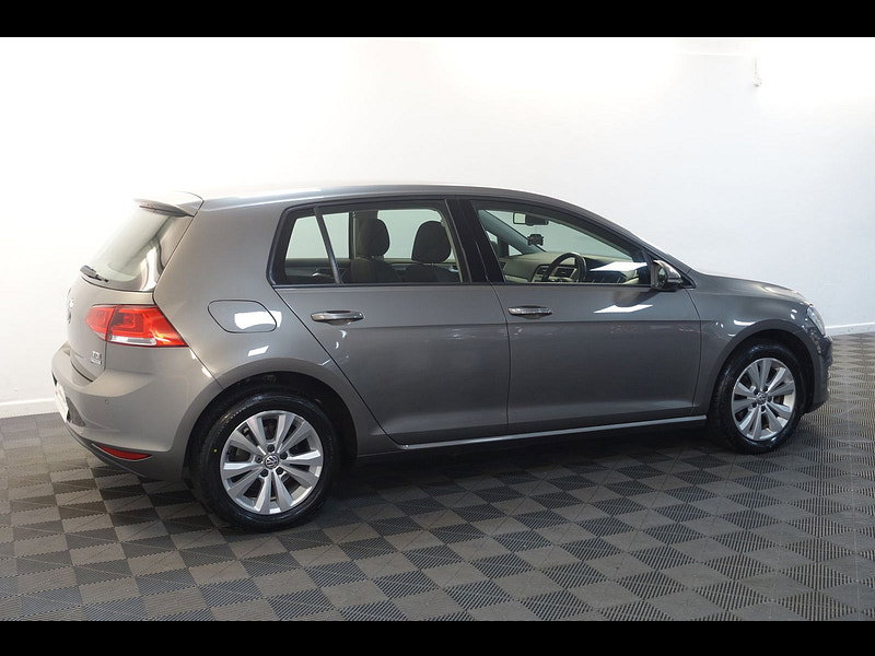 Volkswagen Golf 1.6 TDI BlueMotion Tech SE Hatchback 5dr Diesel Manual Euro 5 (s/s) (105 ps)