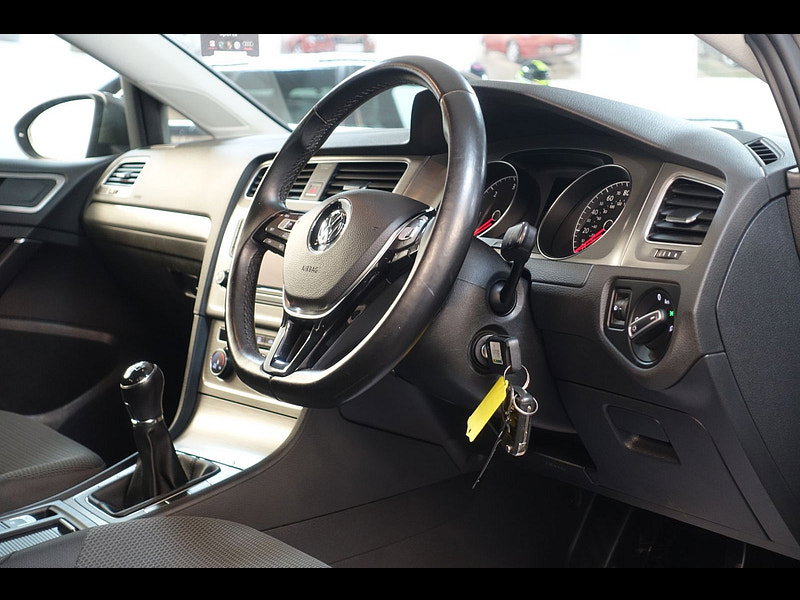 Volkswagen Golf 1.6 TDI BlueMotion Tech SE Hatchback 5dr Diesel Manual Euro 5 (s/s) (105 ps)