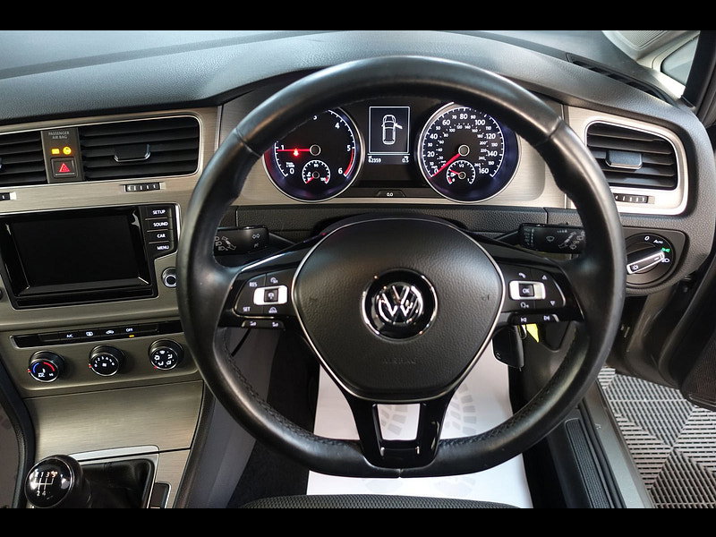 Volkswagen Golf 1.6 TDI BlueMotion Tech SE Hatchback 5dr Diesel Manual Euro 5 (s/s) (105 ps)