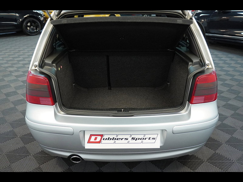 Volkswagen Golf 1.8T GTI Anniversary Ltd Edn Hatchback 3dr Petrol Manual (204 g/km, 180 bhp)