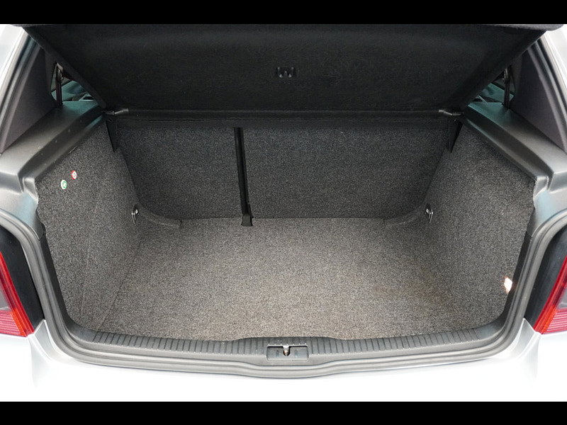 Volkswagen Golf 1.8T GTI Anniversary Ltd Edn Hatchback 3dr Petrol Manual (204 g/km, 180 bhp)