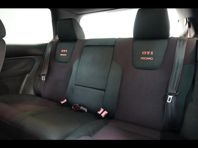 Volkswagen Golf 1.8T GTI Anniversary Ltd Edn Hatchback 3dr Petrol Manual (204 g/km, 180 bhp)