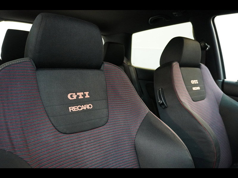 Volkswagen Golf 1.8T GTI Anniversary Ltd Edn Hatchback 3dr Petrol Manual (204 g/km, 180 bhp)