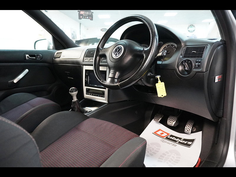 Volkswagen Golf 1.8T GTI Anniversary Ltd Edn Hatchback 3dr Petrol Manual (204 g/km, 180 bhp)