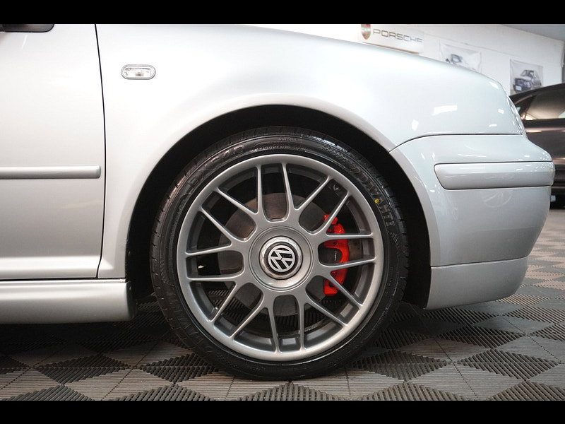 Volkswagen Golf 1.8T GTI Anniversary Ltd Edn Hatchback 3dr Petrol Manual (204 g/km, 180 bhp)
