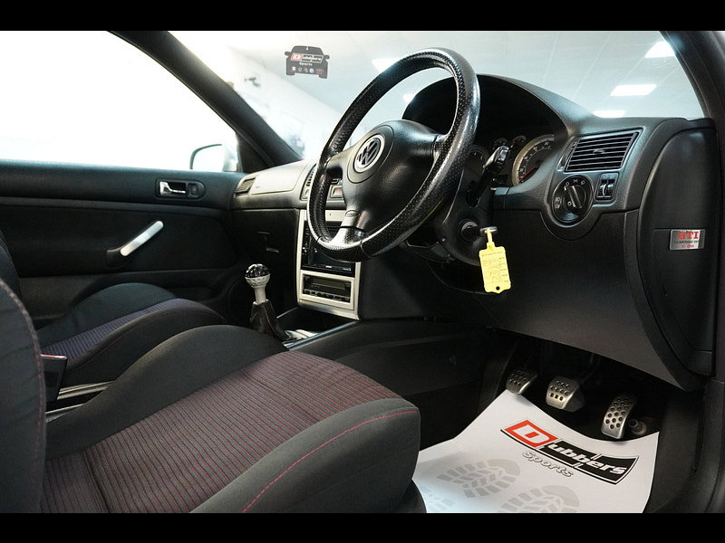 Volkswagen Golf 1.8T GTI Anniversary Ltd Edn Hatchback 3dr Petrol Manual (204 g/km, 180 bhp)