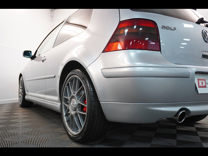 Volkswagen Golf 1.8T GTI Anniversary Ltd Edn Hatchback 3dr Petrol Manual (204 g/km, 180 bhp)