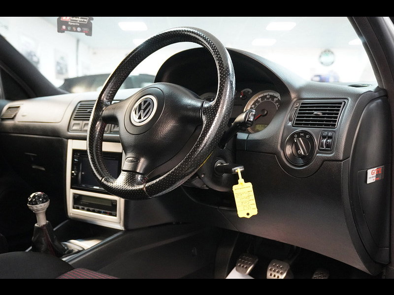 Volkswagen Golf 1.8T GTI Anniversary Ltd Edn Hatchback 3dr Petrol Manual (204 g/km, 180 bhp)