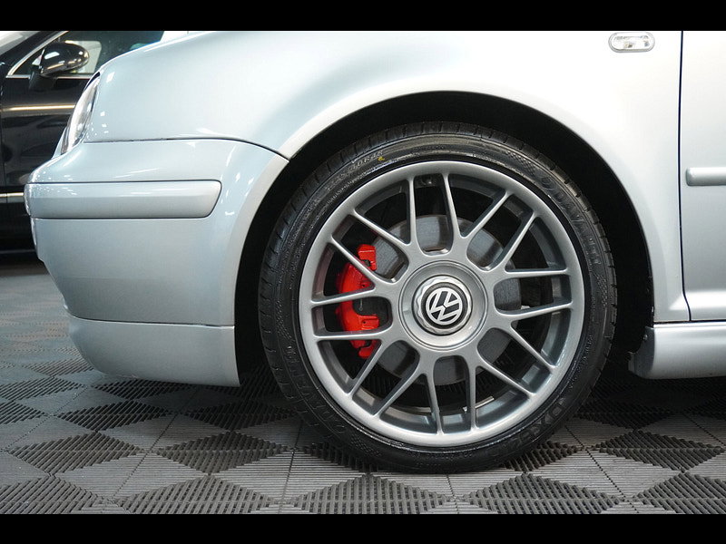 Volkswagen Golf 1.8T GTI Anniversary Ltd Edn Hatchback 3dr Petrol Manual (204 g/km, 180 bhp)