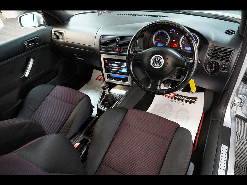 Volkswagen Golf 1.8T GTI Anniversary Ltd Edn Hatchback 3dr Petrol Manual (204 g/km, 180 bhp)