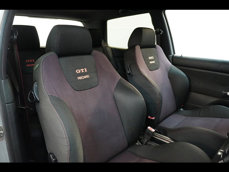 Volkswagen Golf 1.8T GTI Anniversary Ltd Edn Hatchback 3dr Petrol Manual (204 g/km, 180 bhp)