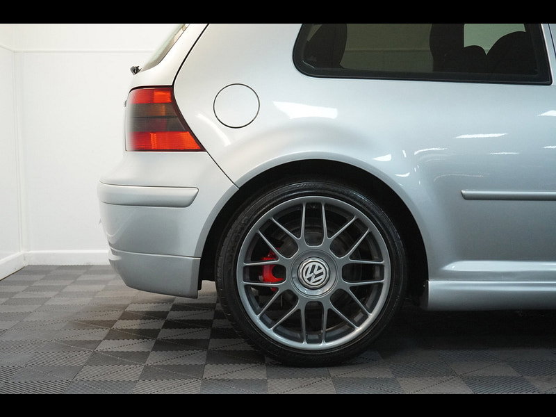 Volkswagen Golf 1.8T GTI Anniversary Ltd Edn Hatchback 3dr Petrol Manual (204 g/km, 180 bhp)