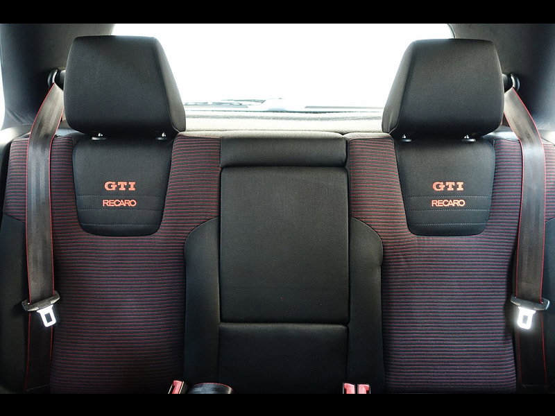 Volkswagen Golf 1.8T GTI Anniversary Ltd Edn Hatchback 3dr Petrol Manual (204 g/km, 180 bhp)