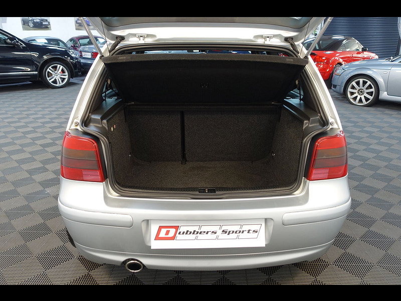 Volkswagen Golf 1.8T GTI Anniversary Ltd Edn Hatchback 3dr Petrol Manual (204 g/km, 180 bhp)