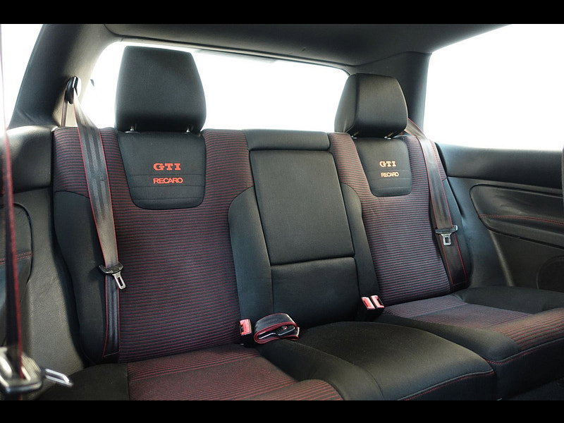 Volkswagen Golf 1.8T GTI Anniversary Ltd Edn Hatchback 3dr Petrol Manual (204 g/km, 180 bhp)