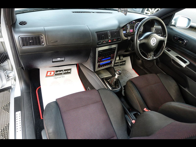 Volkswagen Golf 1.8T GTI Anniversary Ltd Edn Hatchback 3dr Petrol Manual (204 g/km, 180 bhp)
