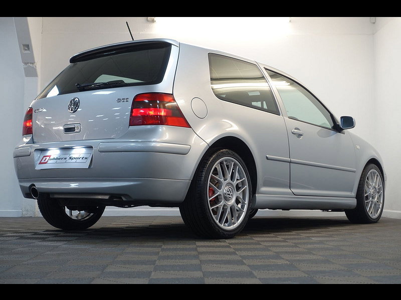 Volkswagen Golf 1.8T GTI Anniversary Ltd Edn Hatchback 3dr Petrol Manual (204 g/km, 180 bhp)