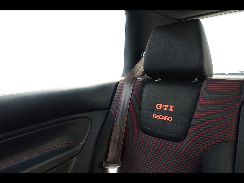 Volkswagen Golf 1.8T GTI Anniversary Ltd Edn Hatchback 3dr Petrol Manual (204 g/km, 180 bhp)