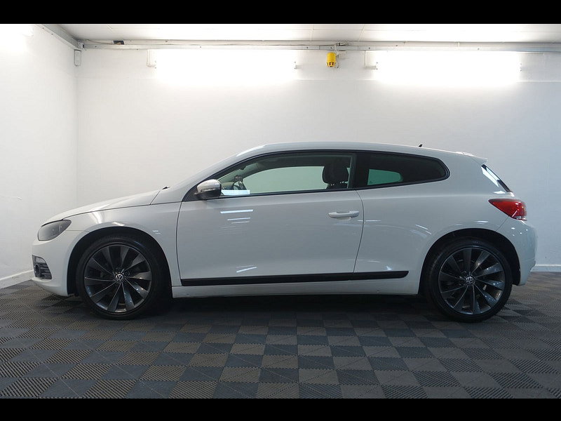 Volkswagen Scirocco 2.0 TDI BlueMotion Tech GT Hatchback 3dr Diesel DSG Euro 5 (s/s) (140 ps)
