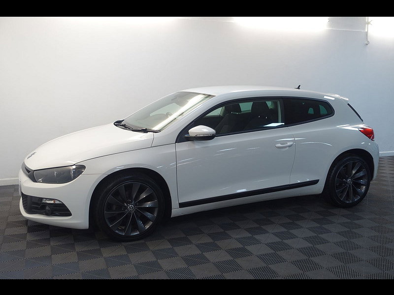 Volkswagen Scirocco 2.0 TDI BlueMotion Tech GT Hatchback 3dr Diesel DSG Euro 5 (s/s) (140 ps)