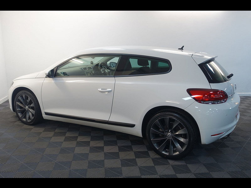 Volkswagen Scirocco 2.0 TDI BlueMotion Tech GT Hatchback 3dr Diesel DSG Euro 5 (s/s) (140 ps)