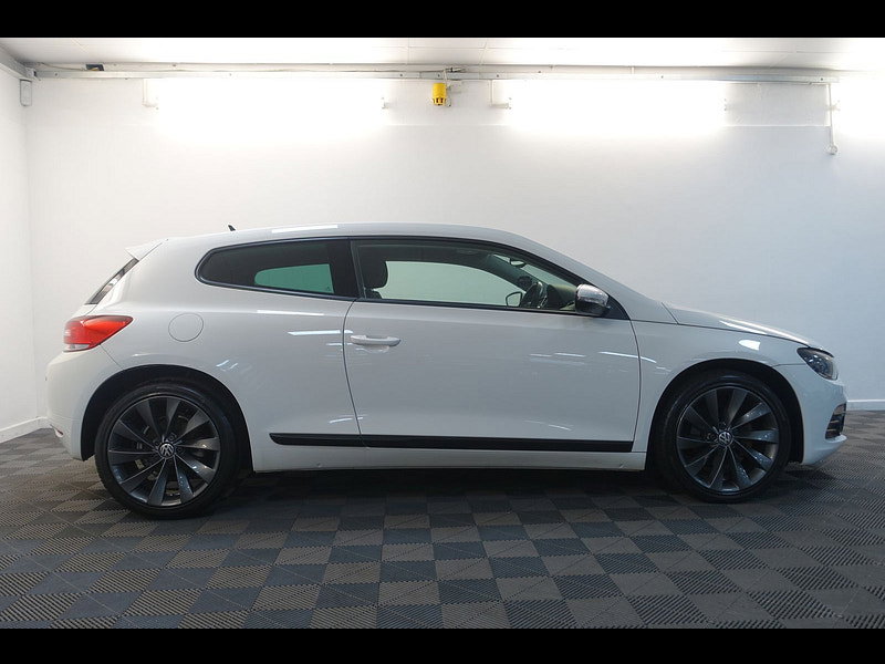 Volkswagen Scirocco 2.0 TDI BlueMotion Tech GT Hatchback 3dr Diesel DSG Euro 5 (s/s) (140 ps)