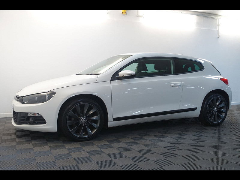 Volkswagen Scirocco 2.0 TDI BlueMotion Tech GT Hatchback 3dr Diesel DSG Euro 5 (s/s) (140 ps)