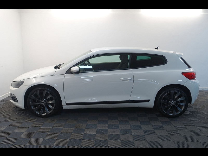 Volkswagen Scirocco 2.0 TDI BlueMotion Tech GT Hatchback 3dr Diesel DSG Euro 5 (s/s) (140 ps)