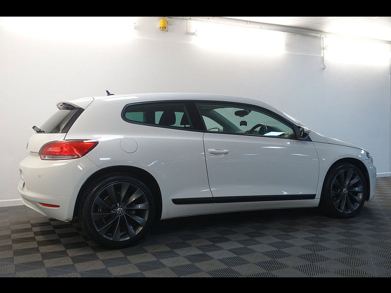 Volkswagen Scirocco 2.0 TDI BlueMotion Tech GT Hatchback 3dr Diesel DSG Euro 5 (s/s) (140 ps)