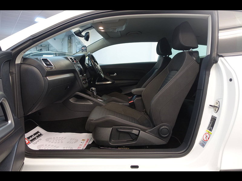 Volkswagen Scirocco 2.0 TDI BlueMotion Tech GT Hatchback 3dr Diesel DSG Euro 5 (s/s) (140 ps)
