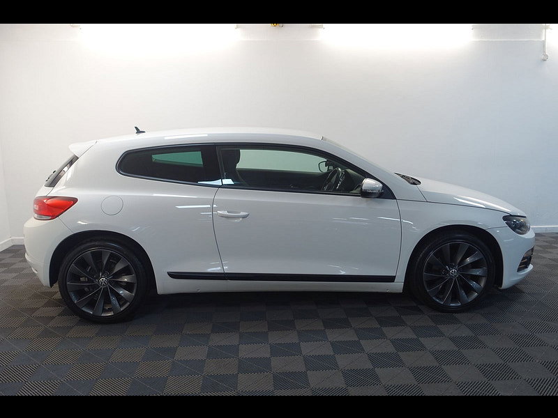 Volkswagen Scirocco 2.0 TDI BlueMotion Tech GT Hatchback 3dr Diesel DSG Euro 5 (s/s) (140 ps)