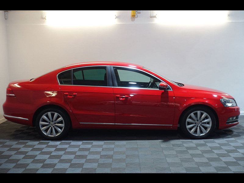 Volkswagen Passat 2.0 TDI BlueMotion Tech Sport saloon 5dr Diesel Manual Euro 5 (s/s) (170 ps)