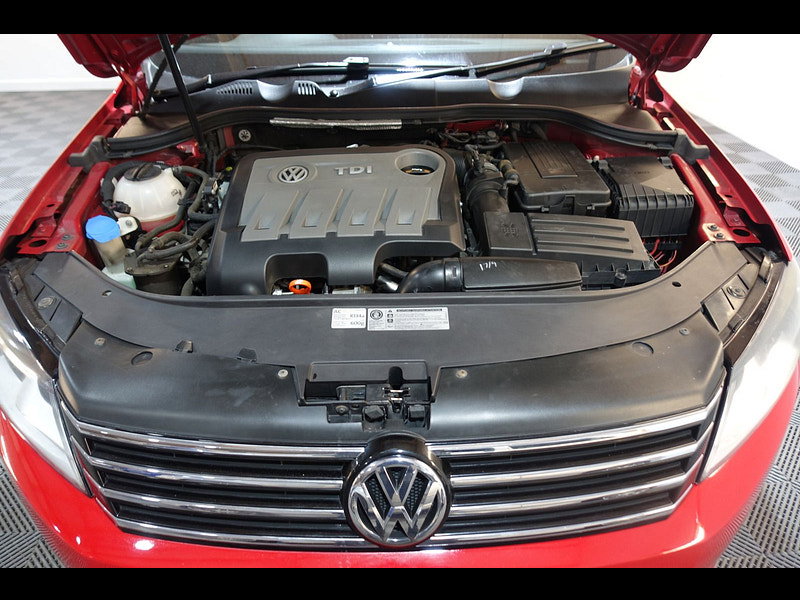 Volkswagen Passat 2.0 TDI BlueMotion Tech Sport saloon 5dr Diesel Manual Euro 5 (s/s) (170 ps)