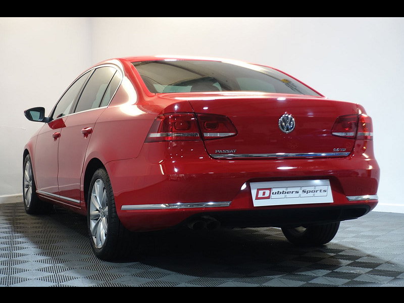 Volkswagen Passat 2.0 TDI BlueMotion Tech Sport saloon 5dr Diesel Manual Euro 5 (s/s) (170 ps)