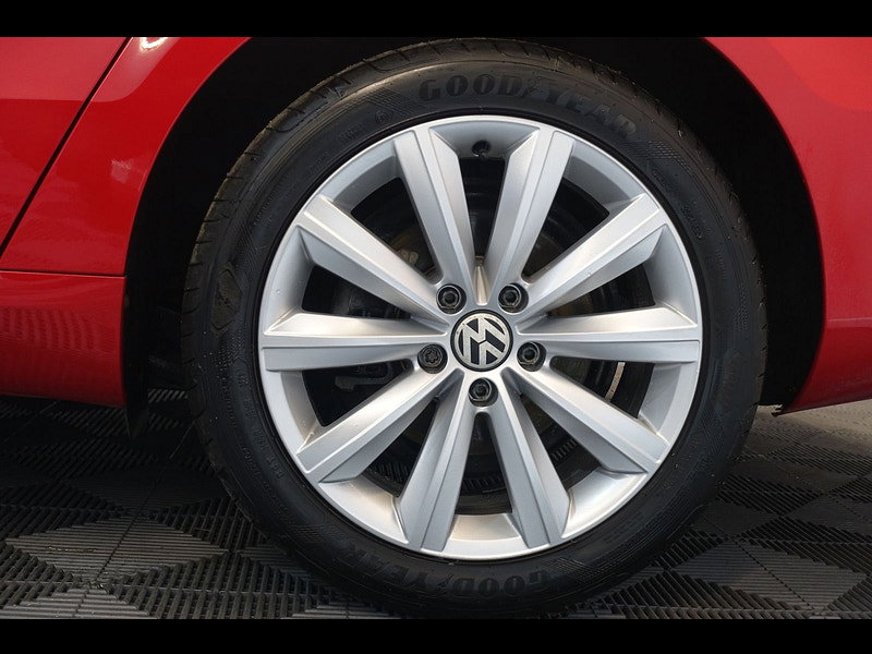 Volkswagen Passat 2.0 TDI BlueMotion Tech Sport saloon 5dr Diesel Manual Euro 5 (s/s) (170 ps)