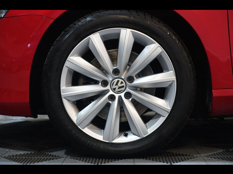 Volkswagen Passat 2.0 TDI BlueMotion Tech Sport saloon 5dr Diesel Manual Euro 5 (s/s) (170 ps)