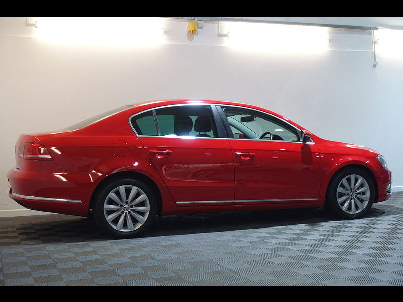 Volkswagen Passat 2.0 TDI BlueMotion Tech Sport saloon 5dr Diesel Manual Euro 5 (s/s) (170 ps)