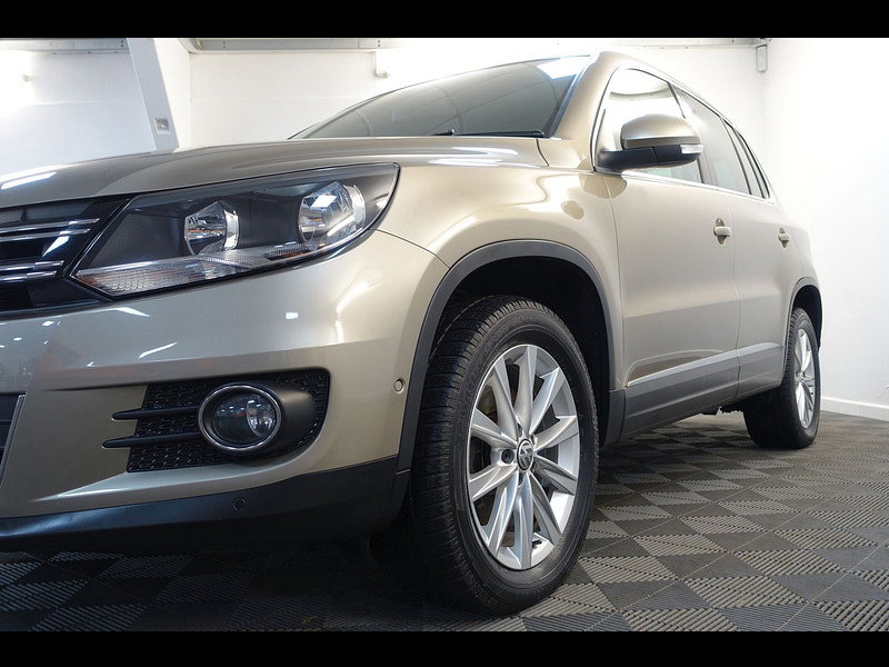 Volkswagen Tiguan 2.0 TDI BlueMotion Tech SE SUV 5dr Diesel DSG 4WD Euro 5 (s/s) (140 ps)