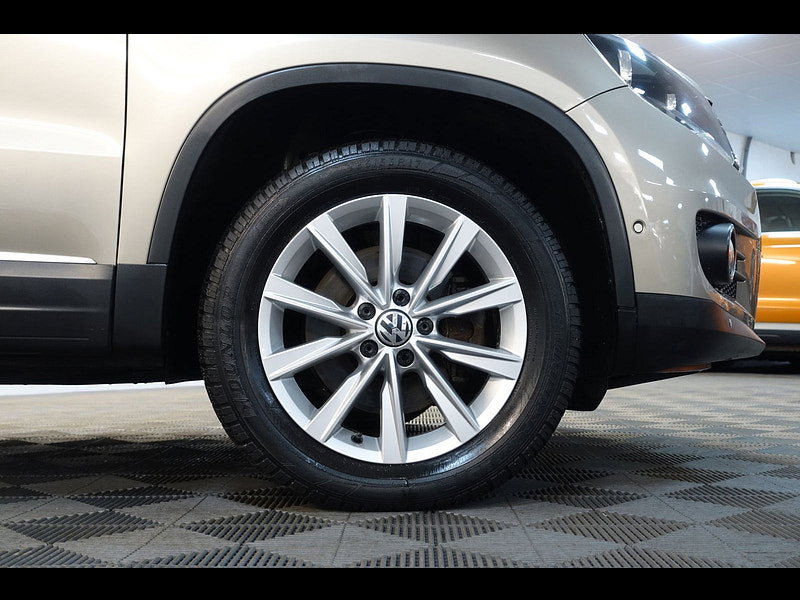 Volkswagen Tiguan 2.0 TDI BlueMotion Tech SE SUV 5dr Diesel DSG 4WD Euro 5 (s/s) (140 ps)